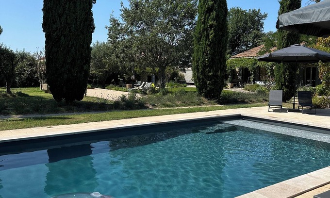 Robion House | Tranquil Mas in Provence with Pool and Spa Amenities