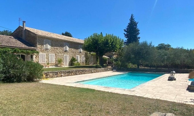Mondragon House | Peaceful Mas Provençal with Pool & Garden for 14 Guests
