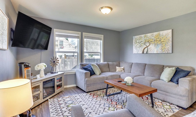 McMinnville House | Inviting McMinnville Home - Steps from Wineries & Pet Friendly!