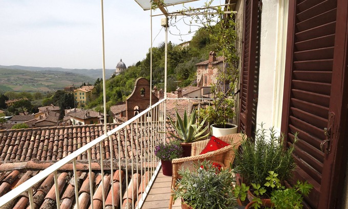 Todi Apartment | Historic Townhouse in Todi with Pool & Breathtaking Views