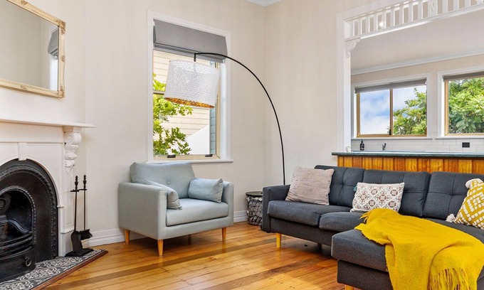 Merewether House | Perfectly Located Merewether Cottage with Spa & Hot Tub
