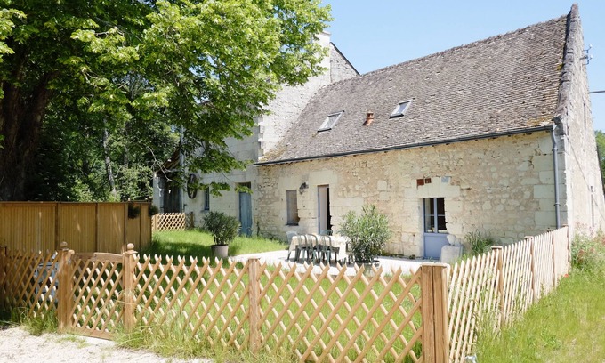 Bourgueil Cottage | Relaxing Stay at Entre Vignes et Moulin in Bourgueil