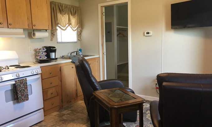 Newport House | Discover a Pet-Friendly Mini Mobile Home with Breakfast