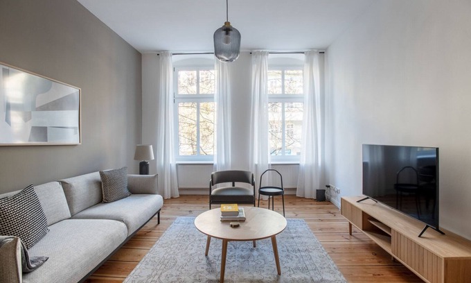 Moabit Apartment | Inviting 1BR Retreat near Spree with Family-Friendly Amenities