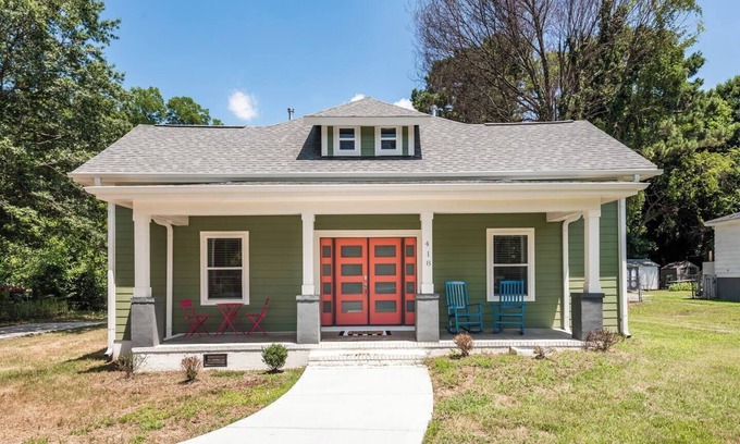 Rock Hill House | Modern Farm House: Family-Friendly Stay Near Sports Center