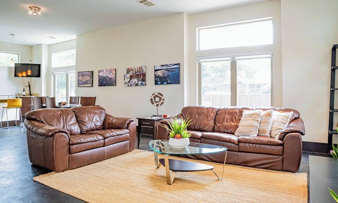 Central East Austin House | Modern Home with Spa and Breakfast Near Downtown & UT
