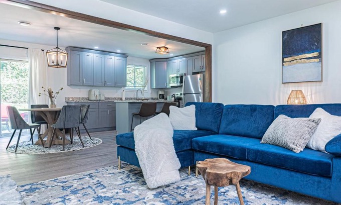 Snellville House | Modern Family Retreat with Child-Friendly Amenities