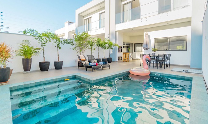 Foz do Iguacu Villa | Modern Villa with KING BED in the Heart of Foz do Igua