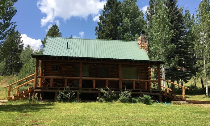 Duck Creek Village Cabin | Idyllic Mountain Cabin Near Zion & Bryce with Hot Tub