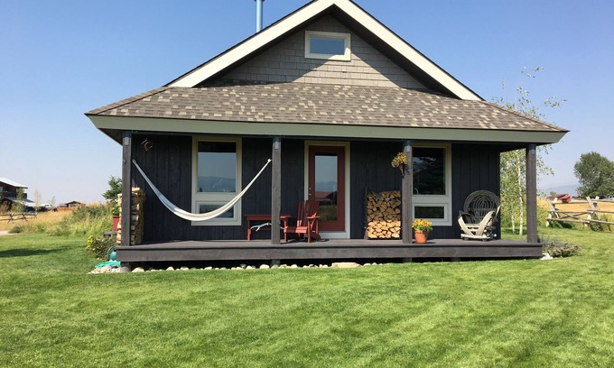 Victor House | Idyllic Mountain Retreat with Kitchen and Pet-Friendly Options