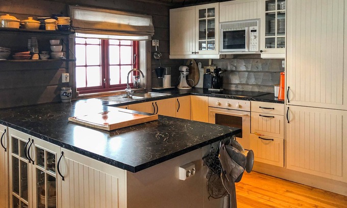 Ljosland House | Serene Mountain Lodge Surrounded by Nature's Beauty