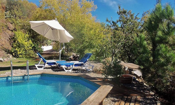 Valor House | Idyllic Mountain Retreat with Pool & Spa in Las Alpujarras
