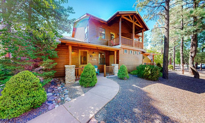 Torreon House | Cozy Mountain-View Townhouse with Fireplace & Spa Access