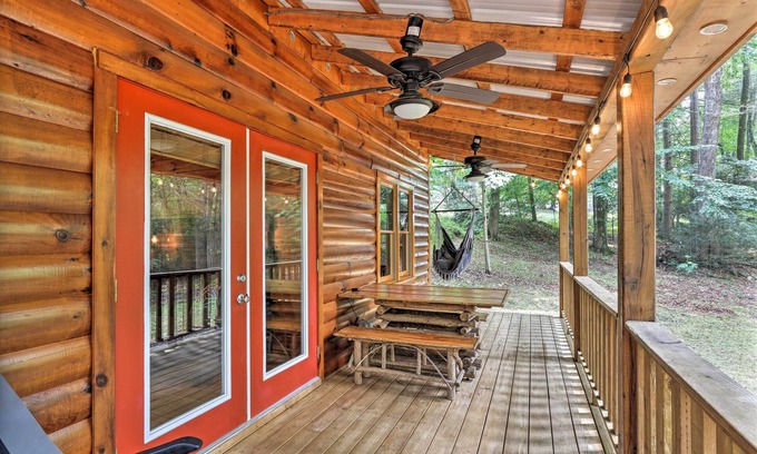 Murphy Cabin | Pet-Friendly Murphy Cabin with Porch - Ideal for Hikers!