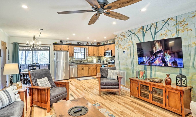 Murphy House | Inviting Murphy Getaway with Fire Pit & Hot Tub Access