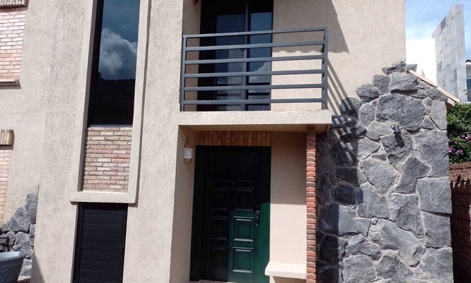 Amozoc House | Charming Tiny House: 2-bedroom with WiFi in Haras Ciudad Ecológica