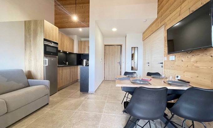 Cohennoz Apartment | Charming new apartment with terrace in Cernix