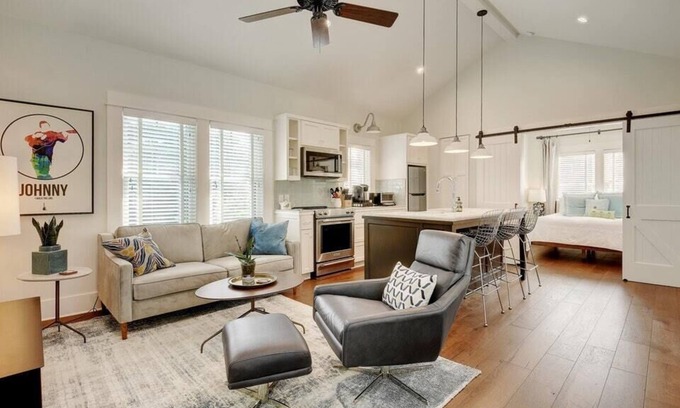 North University Apartment | Charming New Apartment in Historic Aldridge Place - Blocks from UT and Downtown
