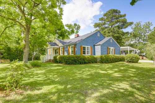 New Bern House | Cozy New Bern Cottage with Fire Pit & Family-Friendly Vibes