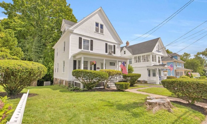 West Hartford House | Guest Rated 10/10: Trout Brook Trail in West Hartford Center