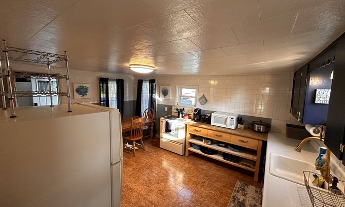 Washburn House | Idyllic New England Cape Near Snowmobile & ATV Trails
