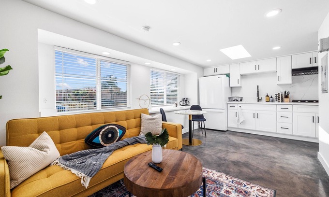 Garden Grove House | Charming, Newly Buillt, 1-bedroom house, close to Disney, AC, Fast Wifi
