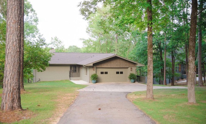 Northport House | Charming, newly remodeled, 4-bedroom lake front house with WiFi in Northport