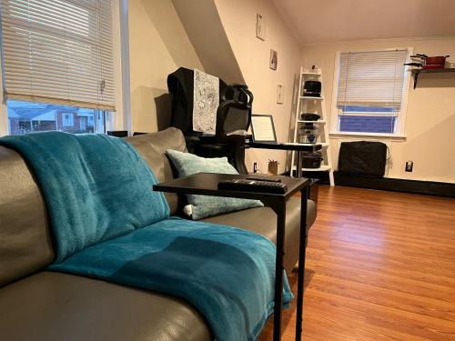 Elmont Apartment | Charming NYC apt near UBS and Belmont Park Village