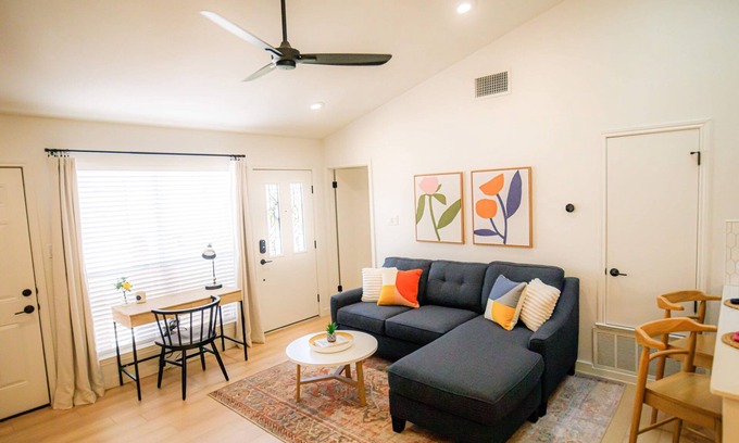 East Oak Hill House | Family-Friendly Oak Hill Bungalow with Pool & Kitchen Access