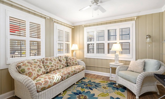 Midtown Ocean City Cottage | Beachside Cottage with Free Linens & Top Guest Rating 10/10