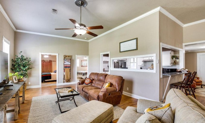 Marietta House | Relaxing Oklahoma Retreat Steps from Beaches and Golf