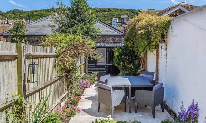 Old Town Hastings House | Cozy Old Town Cottage with Oceanfront and Spa Amenities