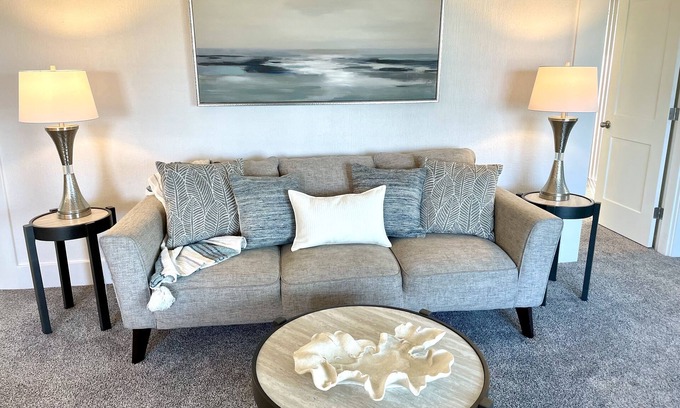 Tacoma House | Cozy One Bedroom Home Near Browns Point Lighthouse Park