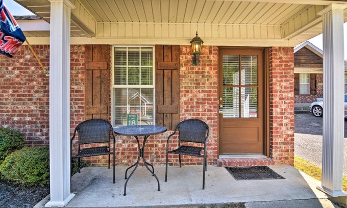 Oxford House | Cozy Oxford Home near Ole Miss with Family-Friendly Amenities