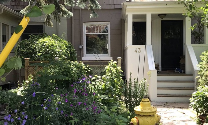 Cabbagetown House | Peaceful Parkside Retreat in Historic Cabbagetown