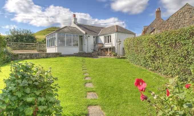Wooler Cottage | Tranquil Oceanfront Haven with Family-Friendly Amenities