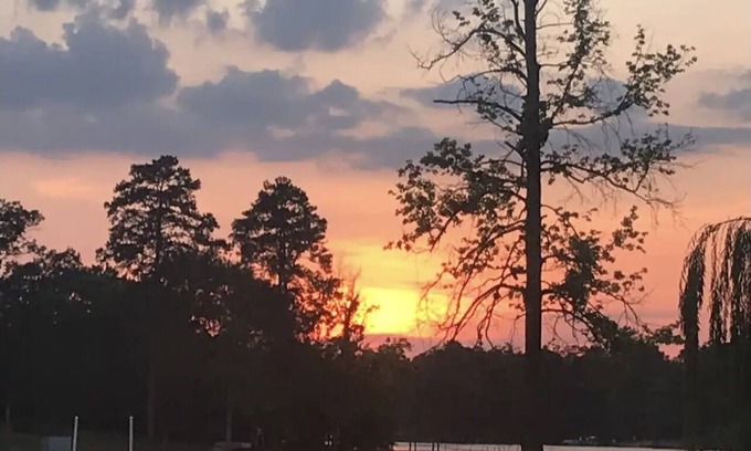 Leesville House | Ideal Pet-Friendly Lake Home in Tranquil Cove