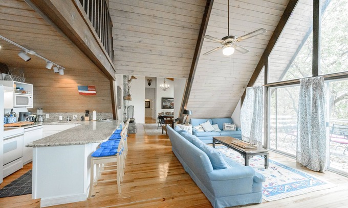 Vinita House | Private Fully Furnished Lake Home with Stunning Views