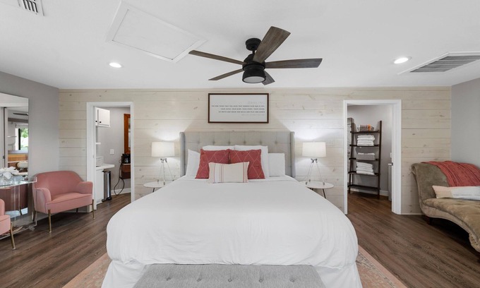 Crawford House | Elegant Casita with Pool & Breakfast for a Special Getaway