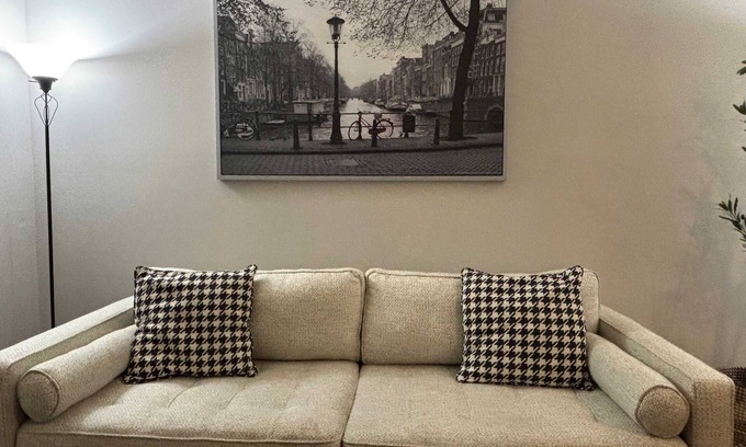 Buford House | Charming Private Guest Suite in marvelous Buford with WiFi, AC