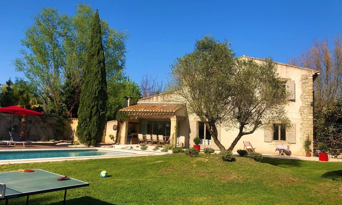 Monteux House | Idyllic Provence Retreat with Pool and Scenic Views