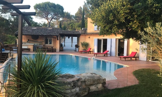 Grand Sud Villa | Charming Provencal Villa with Exclusive Privacy