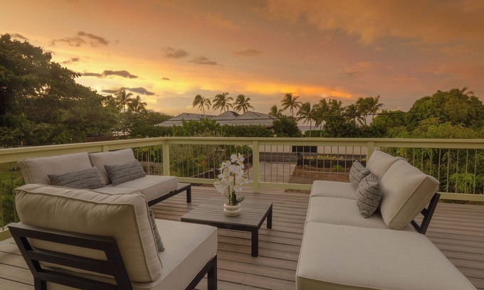 Kamuela Apartment | Charming Puako ocean and sunset view retreat, w/d, expansive deck