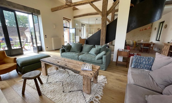 Moulicent House | Charming renovated farmhouse! View of the countryside