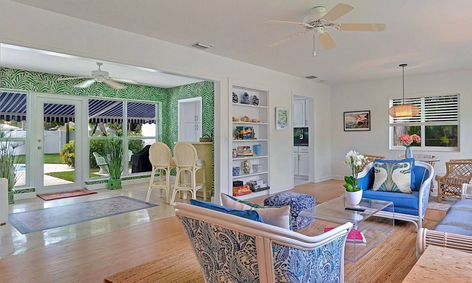 Palm Beach - West Palm Beach House | Beautifully Redone House Steps from the Beach with Pool