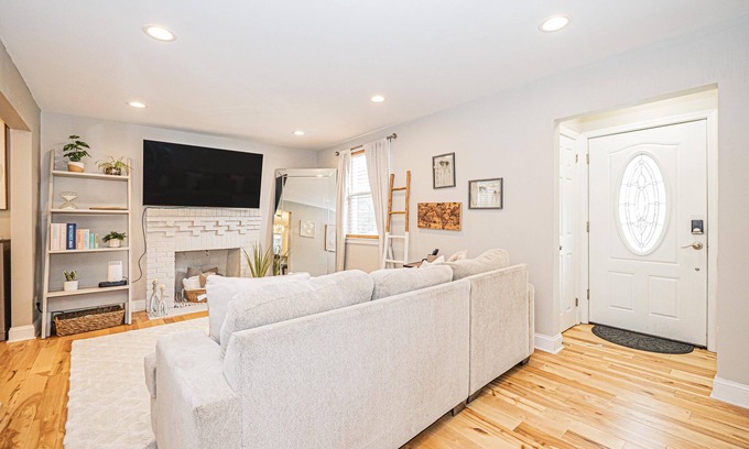 District Heights House | Charming & Relaxing 3BR Family-Friendly Stay in MD