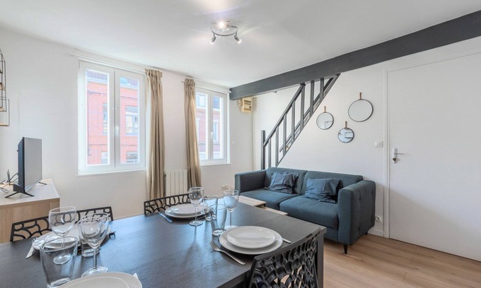 Marcq-en-Baroeul Apartment | Renovated 2 Bedroom Apartment with Spa & Family Amenities