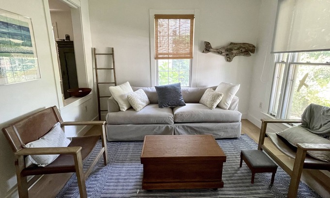 Bristol House | Renovated Carriage House with Ocean View & Spa in Bristol