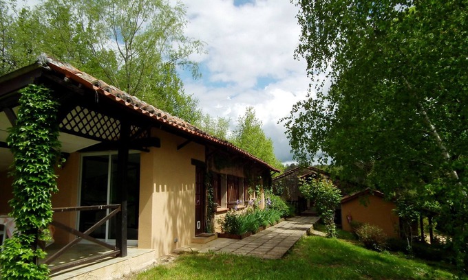 Gavaudun Cottage | Renovated Cottage Retreat in Dordogne-Lot with Spa & Pool
