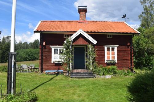 Ludvika House | Rustic Renovated Seventeenth Century Cottage for Families